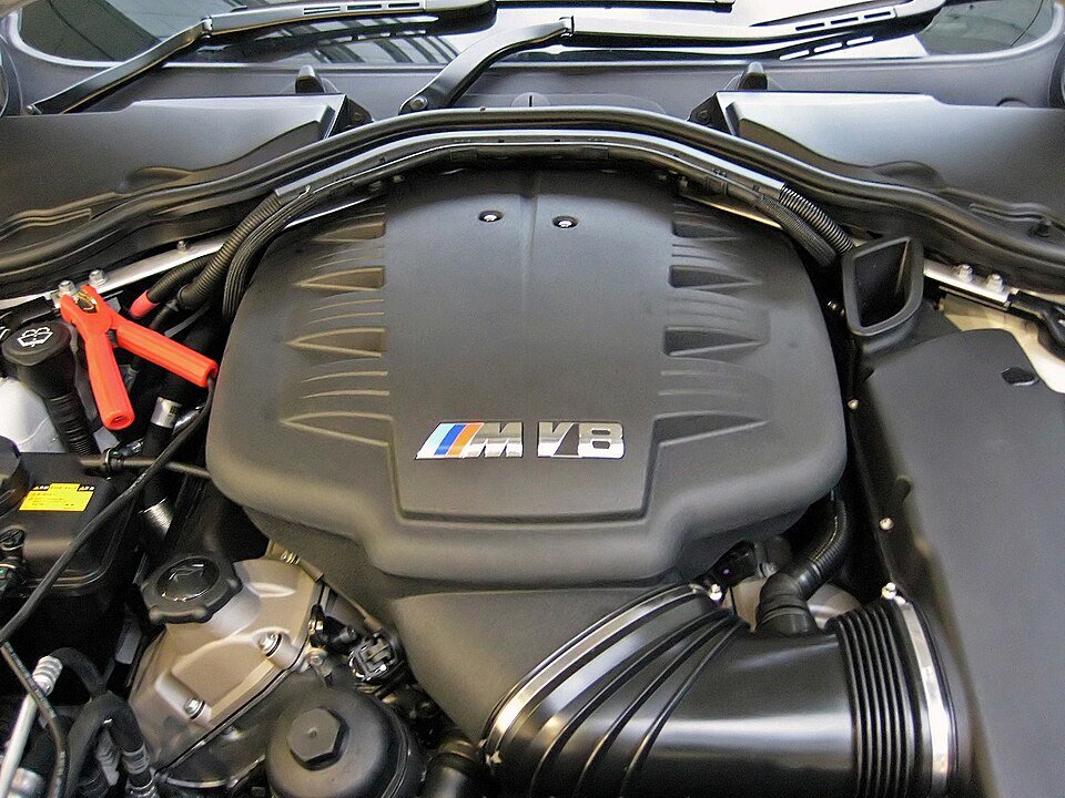 BMW S65B40